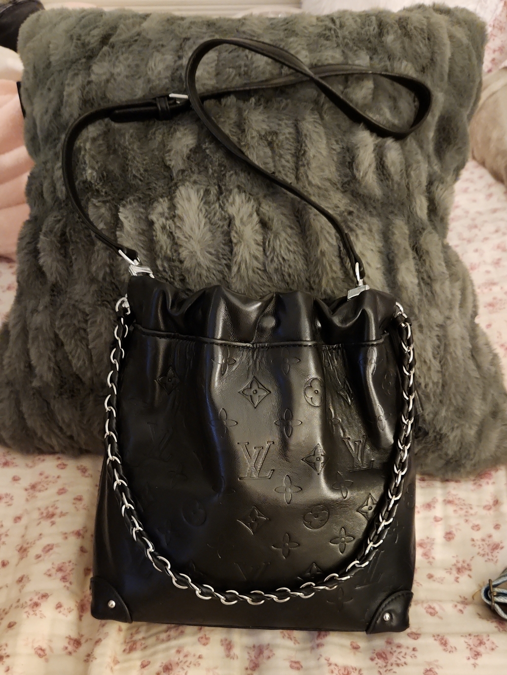 Black Designer-Style Bucket Bag with Chain Strap